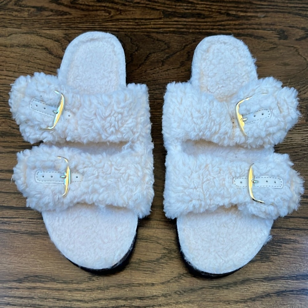 Brand Unknown Faux Fur Slippers Size 9